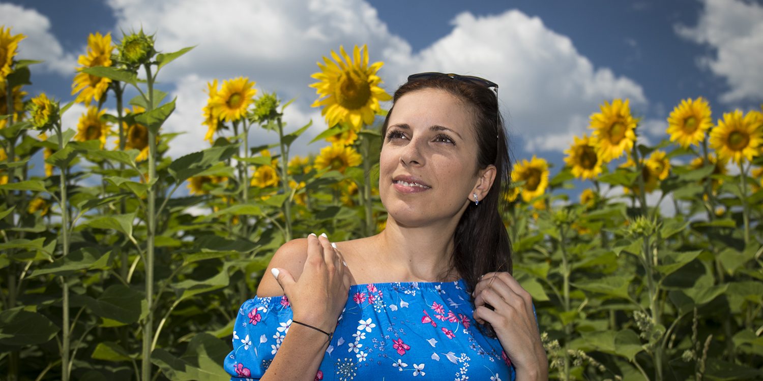 Деси с слънчогледите