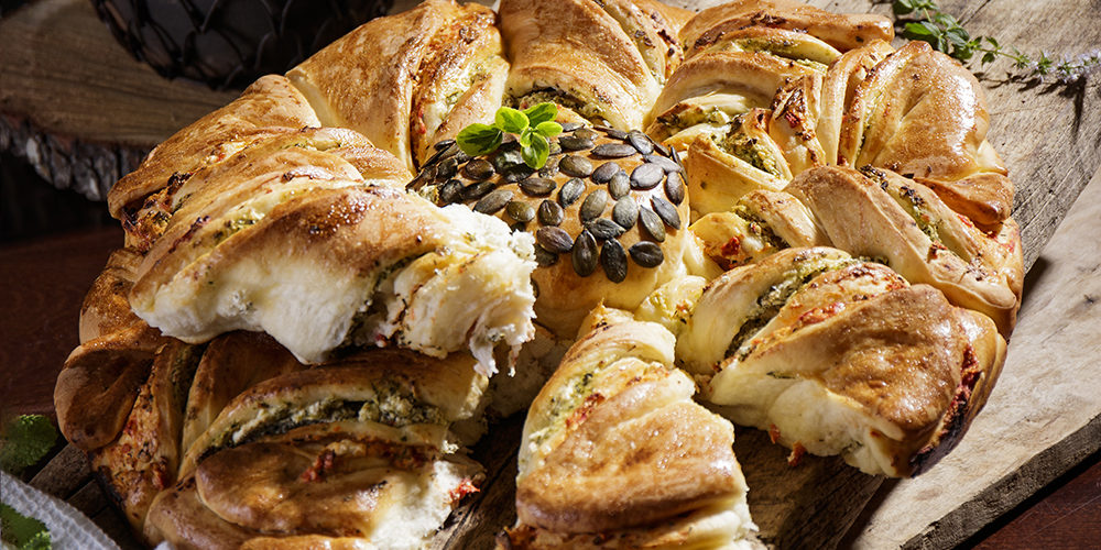 Цветна Коледна питка