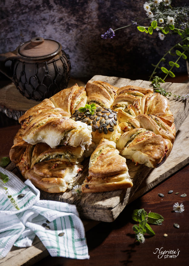 Цветна Коледна питка