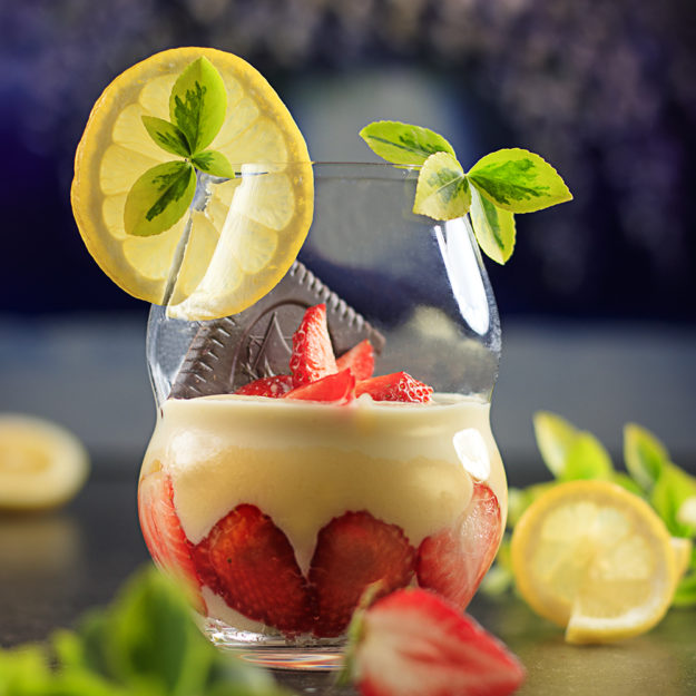 Ванилов крем с ягоди